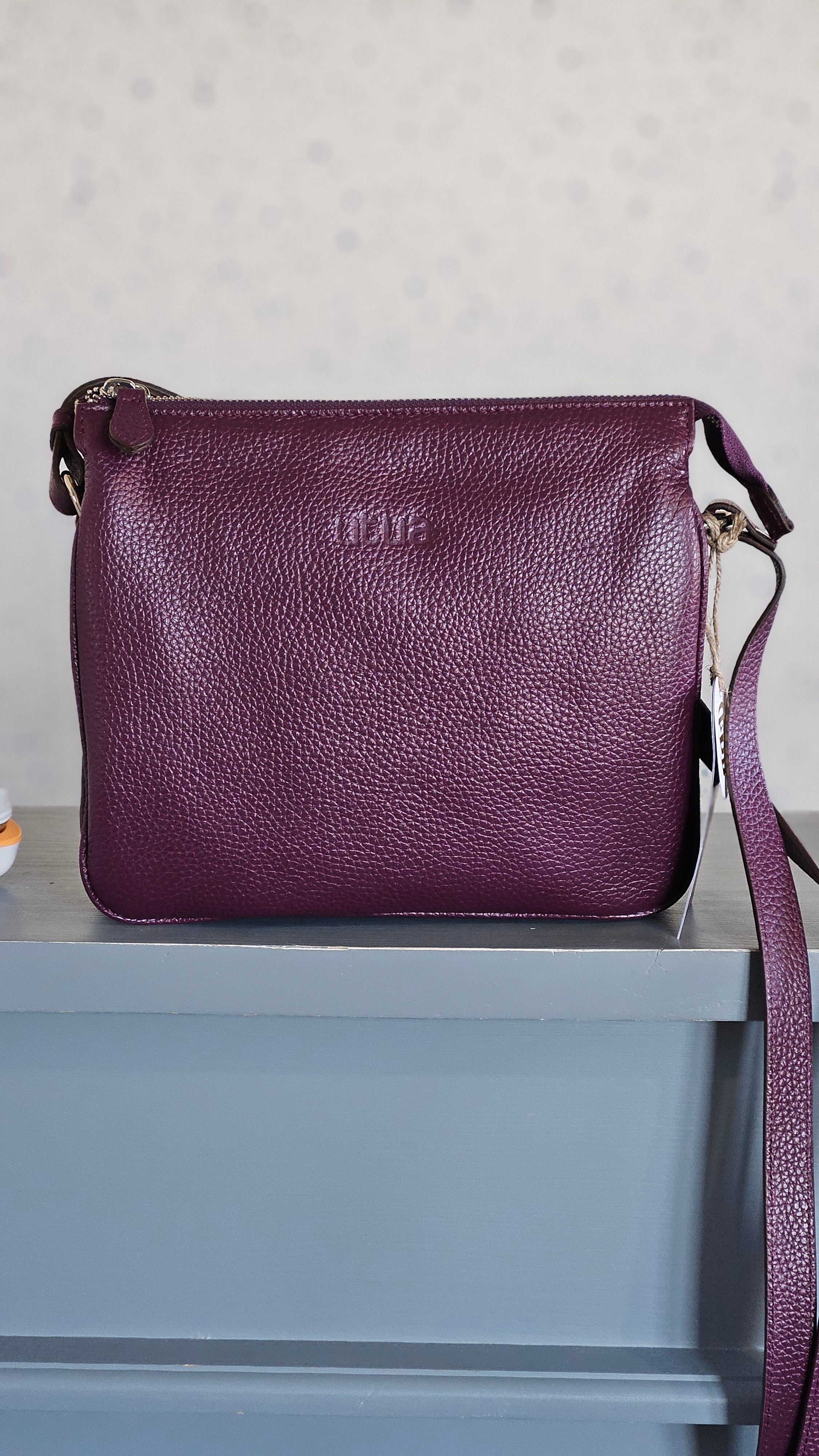 Kulo Exclusive leather shoulder bag, dark purple