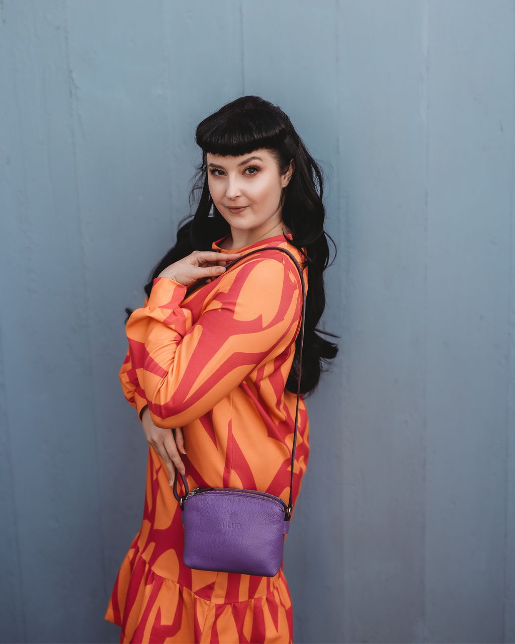 Monikayttoinen-pikkulaukku-Utua-Lysti-kirkas-violetti