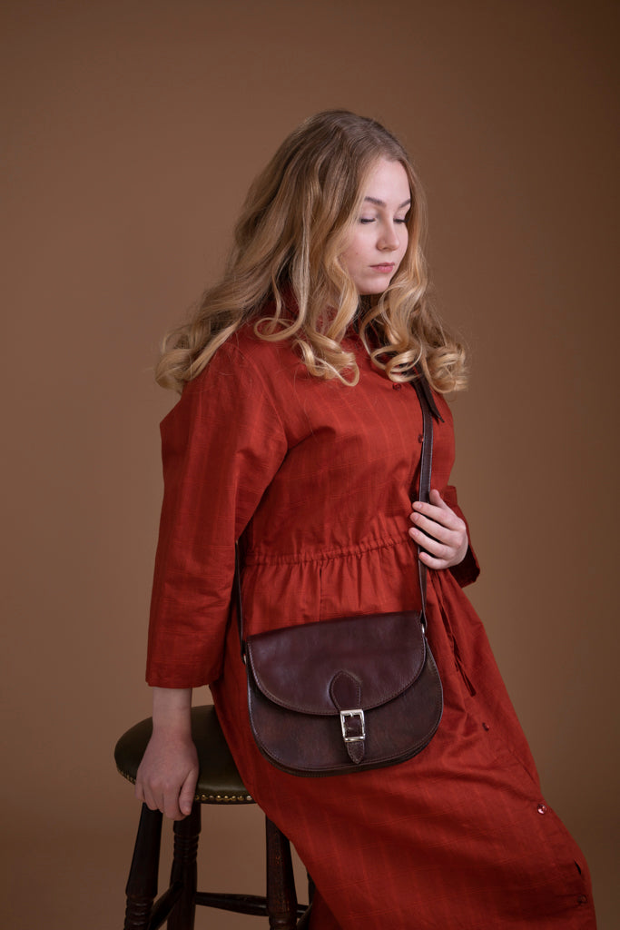 Nahkainen Utua kasviparkittu olkalaukku Visby Exclusive punainen