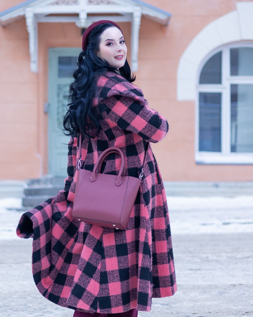 utua rhea kasilaukku puolukan punainen olalla