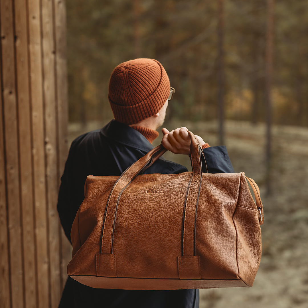 Myös miehet valitsevat Utuan nahkaisen Weekenderin