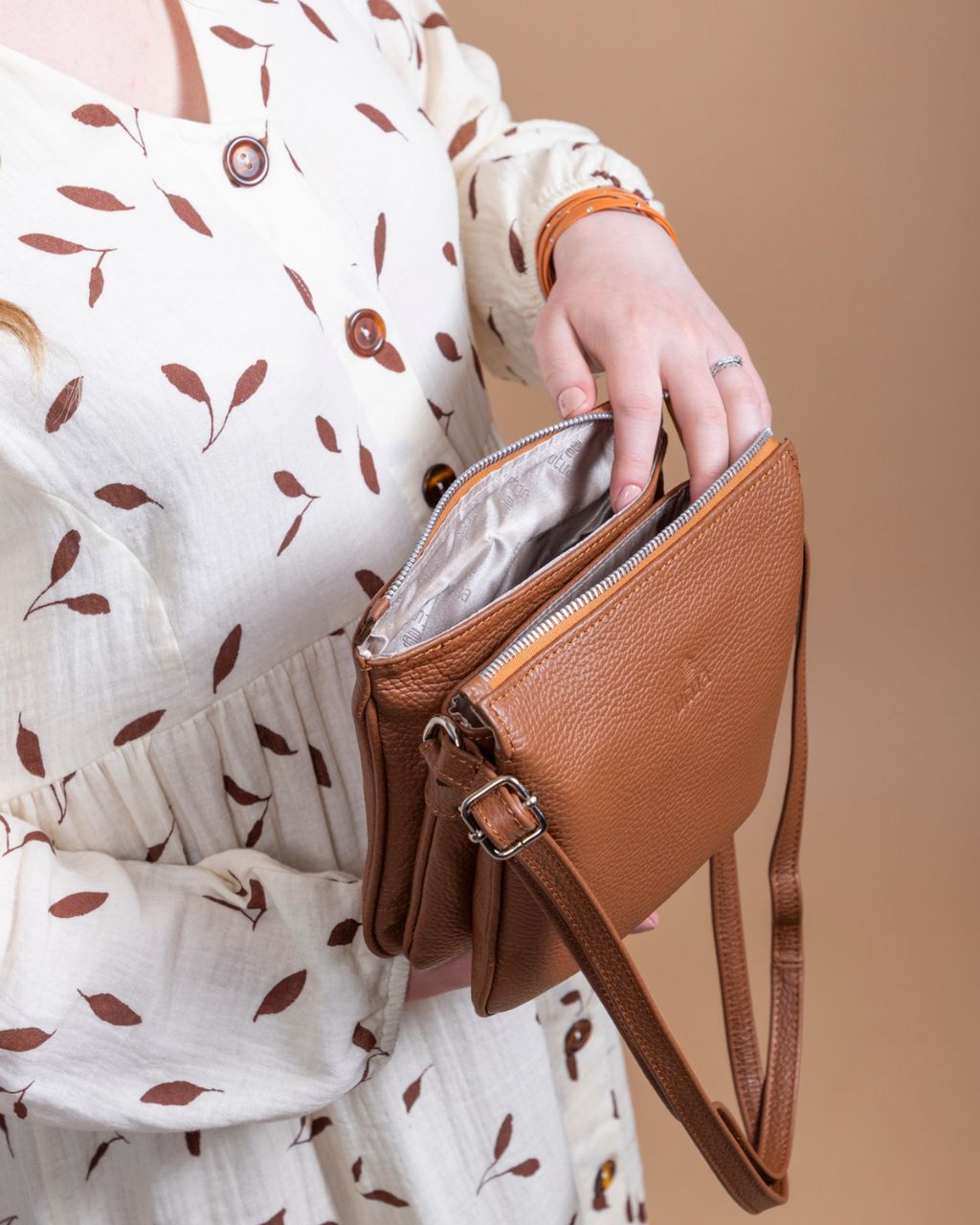 Utuan_Ihme_pikkulaukku_toimii_loistavasti_myos_juhlalaukkuna