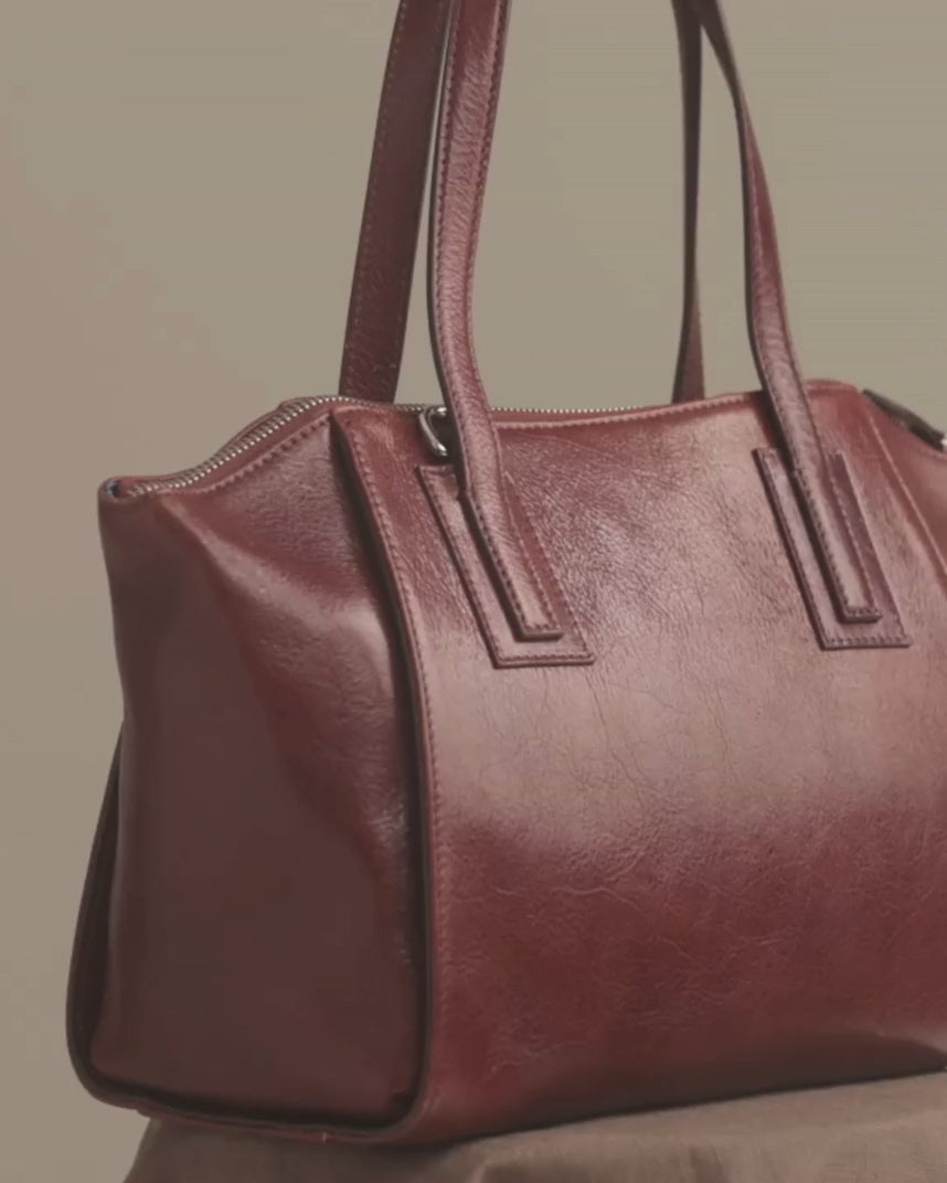 utua kasviparkittu elisabet käsilaukku viininpunainen video