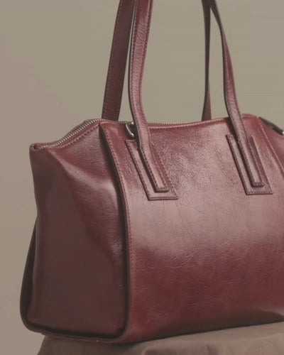 utua kasviparkittu elisabet käsilaukku viininpunainen video